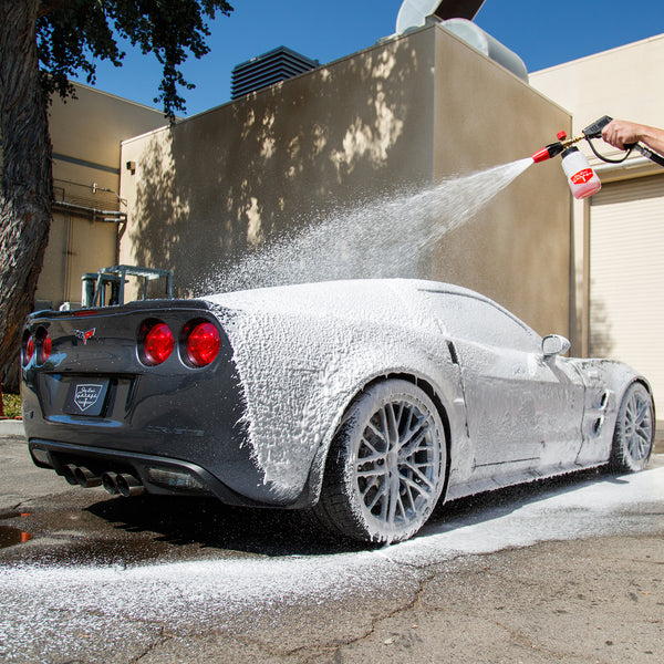 Premium Scratch-Free Microfiber Chenille Wash Mitt | Jay Leno's Garage